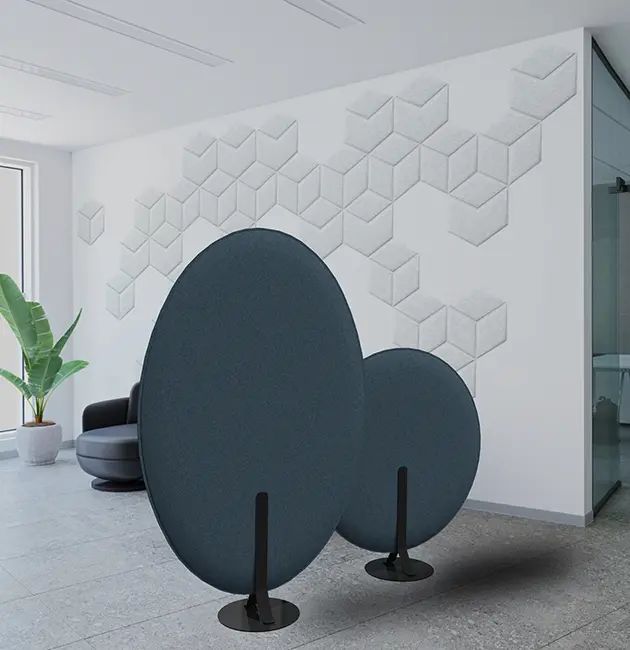 Onyxa Trio, Cleo and Rotund on legs